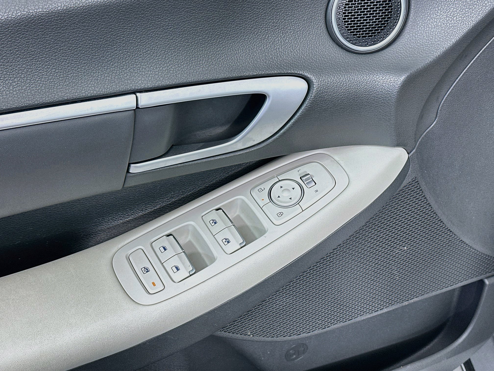 Used 2025 Hyundai Sonata SEL FWD image 15
