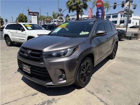 Used 2019 Toyota Highlander SE FWD image 54