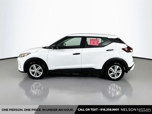 Certified 2025 Nissan Kicks Play S FWD image 8