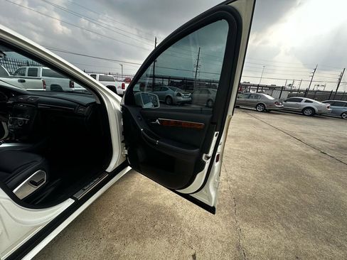 Used 2012 Mercedes-Benz R 350 4MATIC image 33