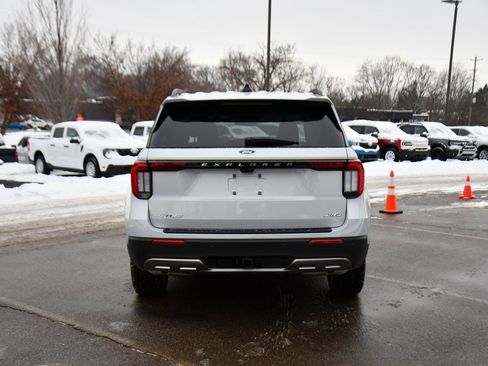 Used 2026 Ford Explorer Active w/ Active Comfort Package image 5