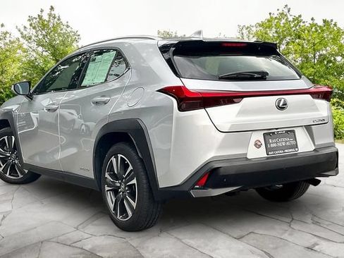 Used 2019 Lexus UX 250h w/ Accessory Package 2 AWD/4WD image 4