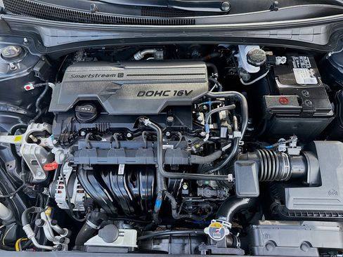 Used 2024 Hyundai Elantra SEL image 32