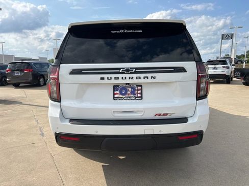 Used 2023 Chevrolet Suburban RST w/ Luxury Package RWD image 5