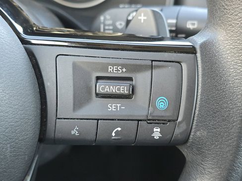 Used 2023 Nissan Rogue SV image 18