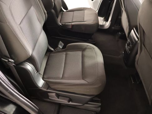 Used 2023 Ford Explorer XLT AWD/4WD image 15