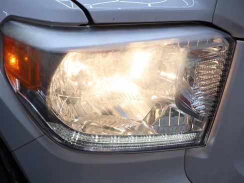 Used 2017 Toyota Tundra Platinum image 28