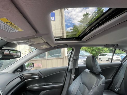 Used 2015 Honda Accord EX-L image 16