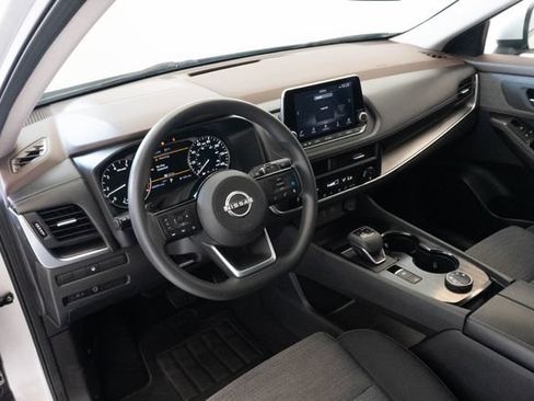 Used 2023 Nissan Rogue SV AWD/4WD image 4
