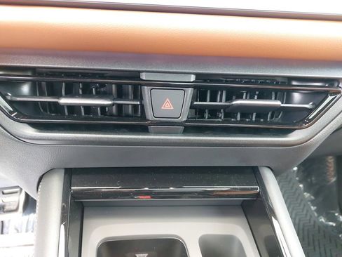New 2026 Volkswagen Tiguan SEL R-Line AWD/4WD image 17
