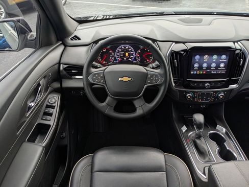 Used 2023 Chevrolet Traverse Premier image 19