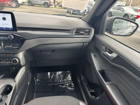Used 2024 Ford Escape ST-Line image 12