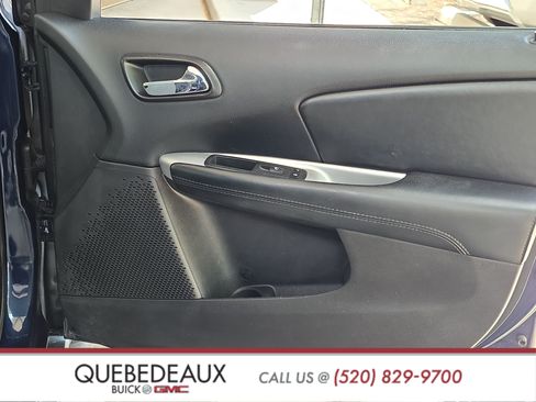 Used 2019 Dodge Journey SE w/ Connectivity Group FWD image 24