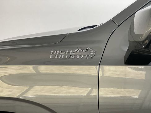 Used 2025 Chevrolet Tahoe High Country image 11