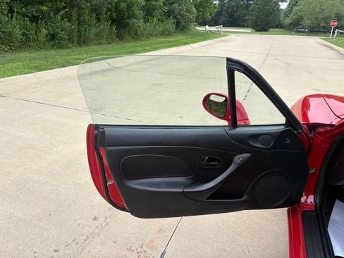 Used 2002 MAZDA MX-5 Miata RWD image 13