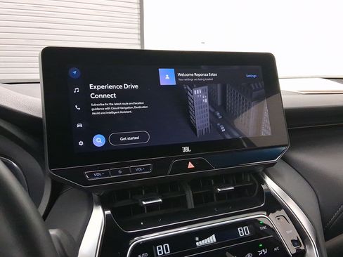 Used 2024 Toyota Venza Limited image 21