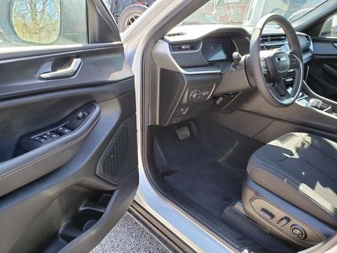 New 2025 Jeep Grand Cherokee L Laredo AWD/4WD image 6