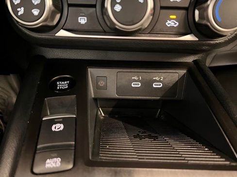 Used 2025 Nissan Kicks SV image 25