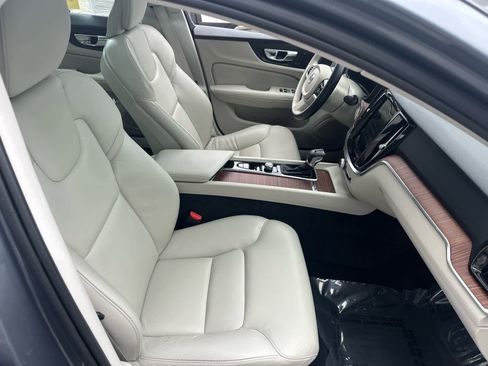 Used 2021 Volvo S60 T5 Momentum w/ Premium Package FWD image 40