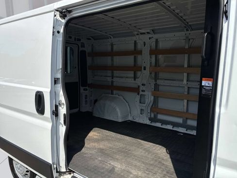 Used 2025 RAM ProMaster 2500 w/ U-Haul Equipment Group FWD image 22