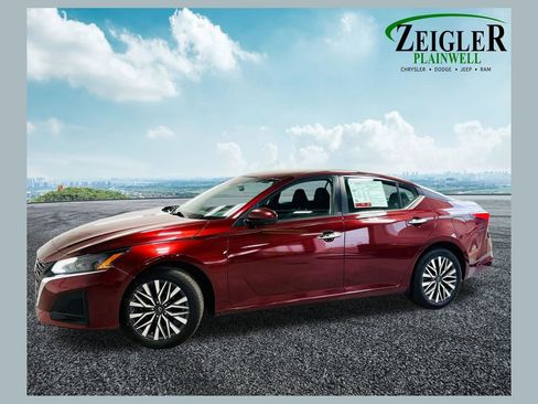 Used 2023 Nissan Altima 2.5 SV AWD/4WD image 1