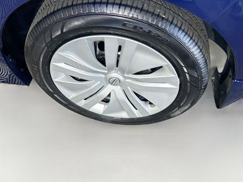 Used 2025 Nissan Leaf S image 11