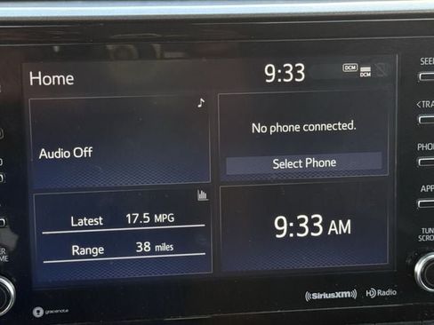 Used 2022 Toyota Highlander LE FWD image 19