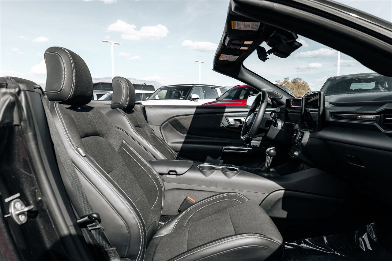 Used 2024 Ford Mustang Convertible RWD image 48