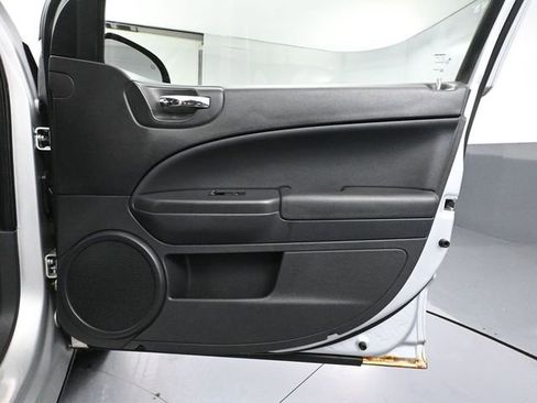 Used 2012 Dodge Caliber SXT image 35