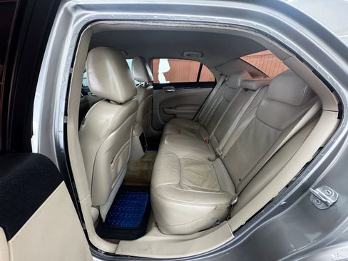 Used 2014 Chrysler 300 image 11