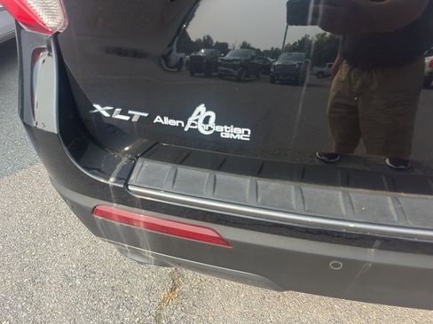 Used 2021 Ford Explorer XLT w/ Equipment Group 202A image 6