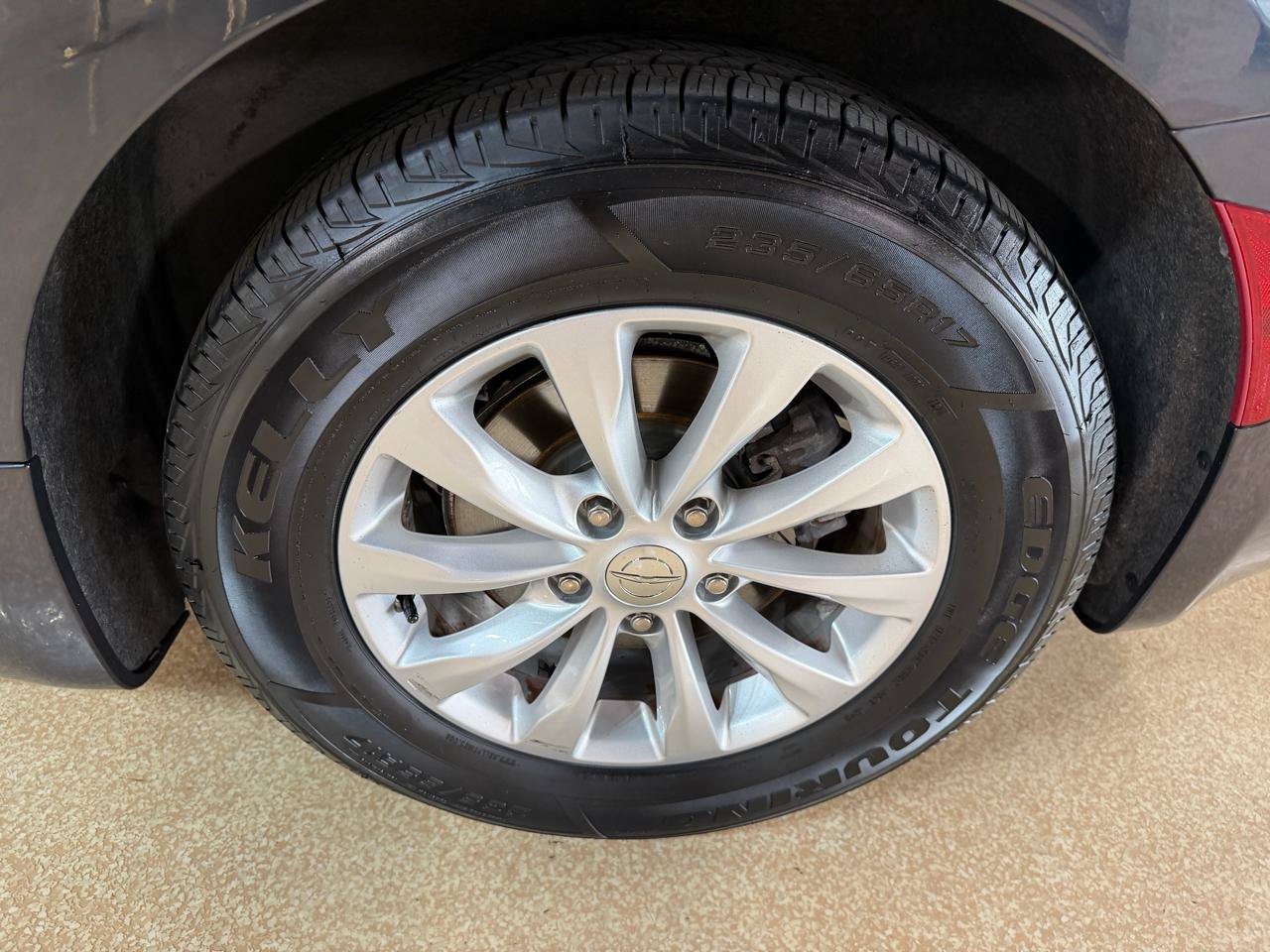 Used 2019 Chrysler Pacifica Touring-L FWD image 60