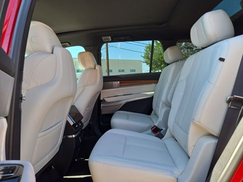 New 2026 Cadillac Vistiq Sport w/ LPO, Floor Liner Package image 13