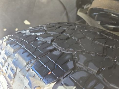 Used 2023 GMC Sierra 1500 AT4 w/ Technology Package image 8