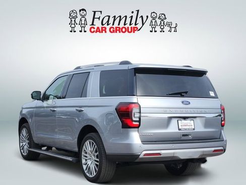 Used 2024 Ford Expedition Limited image 3