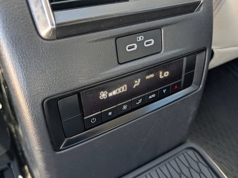 Certified 2024 MAZDA CX-90 Plug-In Hybrid w/ Preferred AWD/4WD image 18