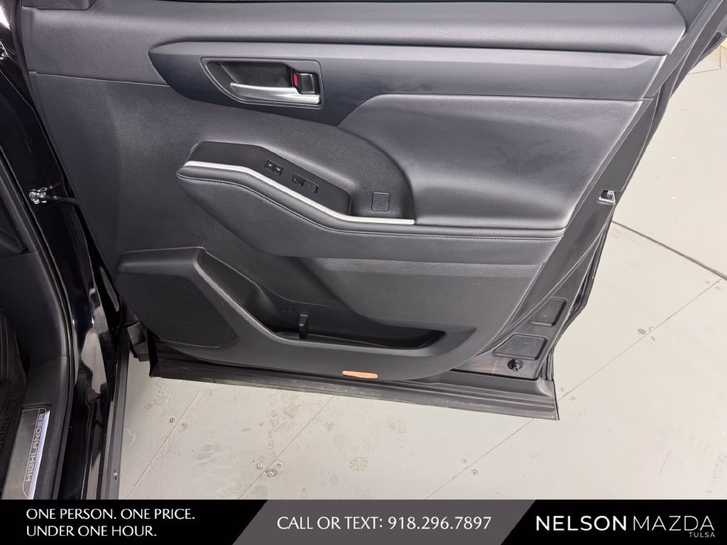 Used 2024 Toyota Highlander XSE FWD image 52