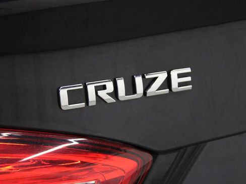 Used 2019 Chevrolet Cruze LT FWD image 35