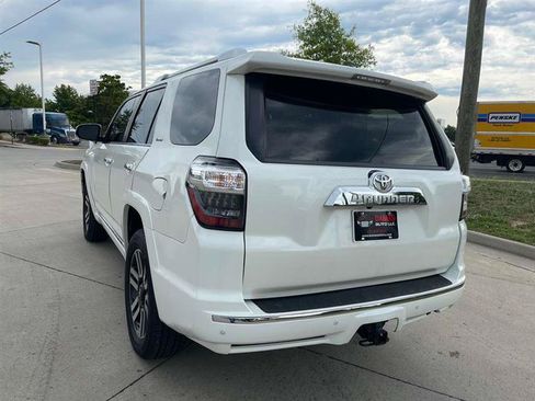 Used 2018 Toyota 4Runner Limited AWD/4WD image 17