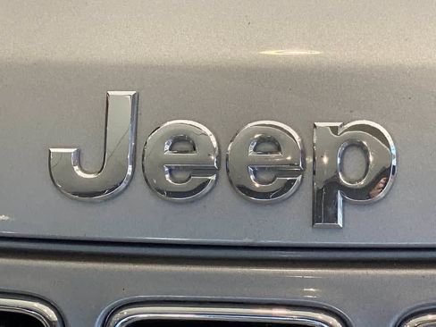 Used 2015 Jeep Grand Cherokee Limited w/ Luxury Group II AWD/4WD image 10