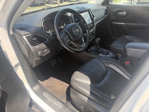Used 2019 Jeep Cherokee Limited AWD/4WD image 9