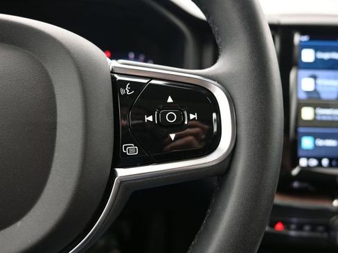 Used 2023 Volvo XC60 B5 Ultimate w/ Protection Package Premier image 25