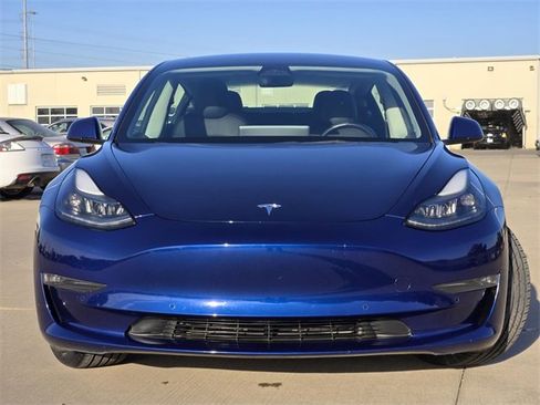 Used 2022 Tesla Model 3 Long Range image 2