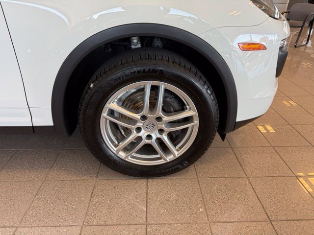 Used 2016 Porsche Cayenne AWD/4WD image 11