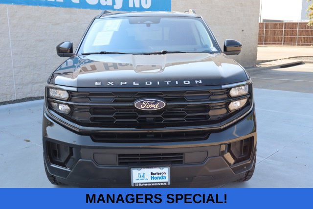 Used 2025 Ford Expedition Max Active AWD/4WD image 3