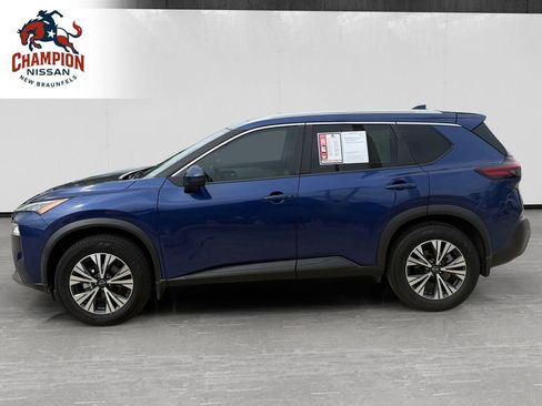 Used 2023 Nissan Rogue SV w/ SV Premium Package FWD image 2
