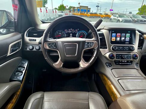 Used 2017 GMC Yukon Denali AWD/4WD image 19