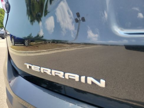 Used 2022 GMC Terrain SLE w/ Driver Convenience Package FWD image 18