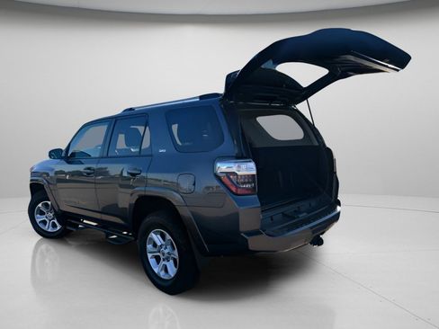 Used 2022 Toyota 4Runner SR5 Premium AWD/4WD image 11