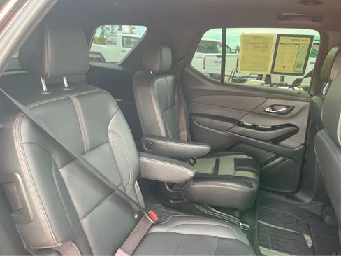 Used 2023 Chevrolet Traverse RS FWD image 24